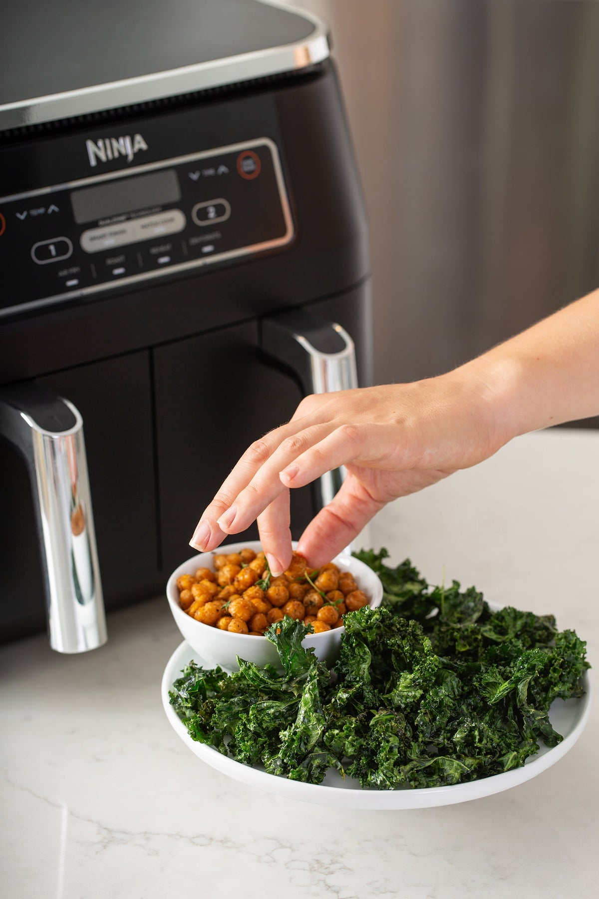 Garly Kitchen Restored Air Fryer 8-Qt, DualZone FlexBasket, 4-in-1, Smart Finish